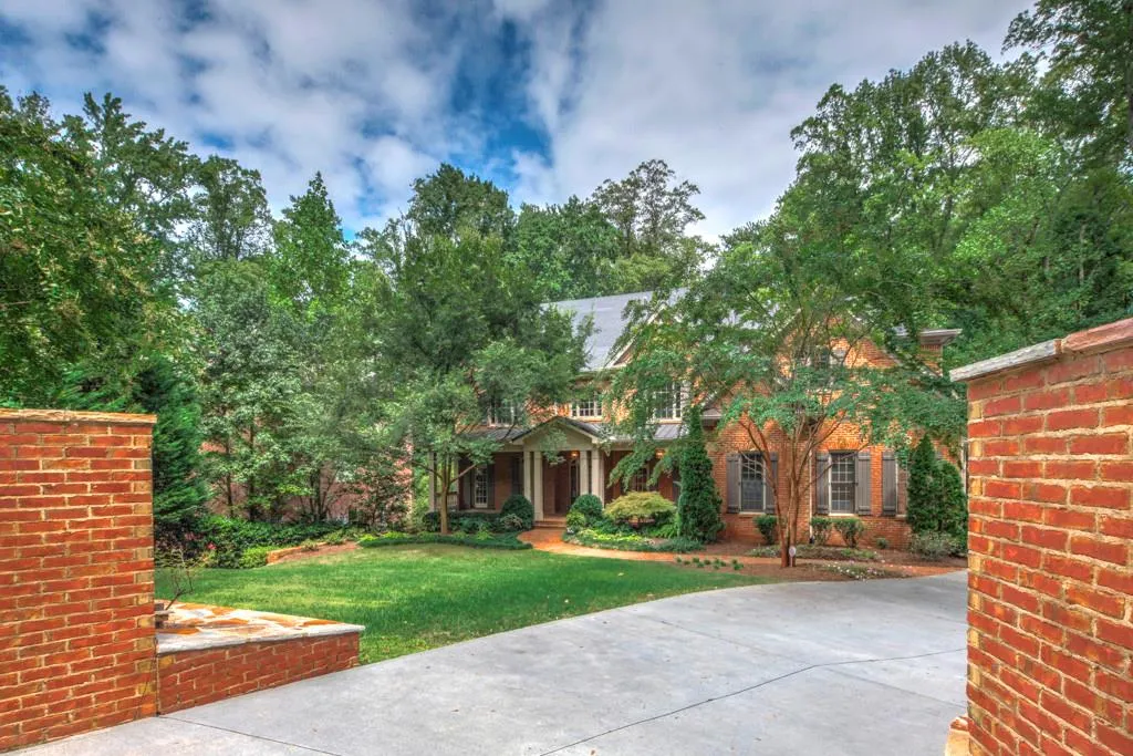 4859 Lake Forrest Drive, Sandy Springs, Georgia 30342, 6 Bedrooms Bedrooms, ,5 BathroomsBathrooms,Residential,Sold,4859 Lake Forrest Drive,5589446