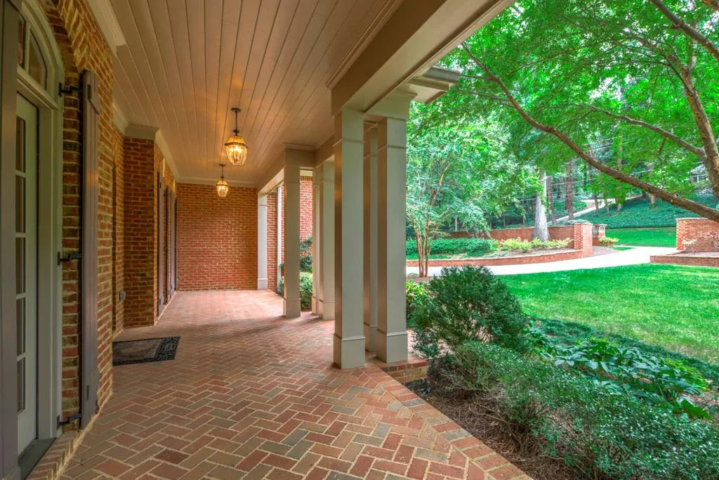 4859 Lake Forrest Drive, Sandy Springs, Georgia 30342, 6 Bedrooms Bedrooms, ,5 BathroomsBathrooms,Residential,Sold,4859 Lake Forrest Drive,5589446