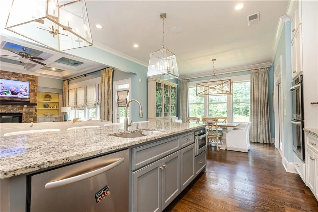 6470 Long Island Drive Nw, Sandy Springs, Georgia 30328, 5 Bedrooms Bedrooms, ,4 BathroomsBathrooms,Residential,Sold,6470 Long Island Drive Nw,7057076