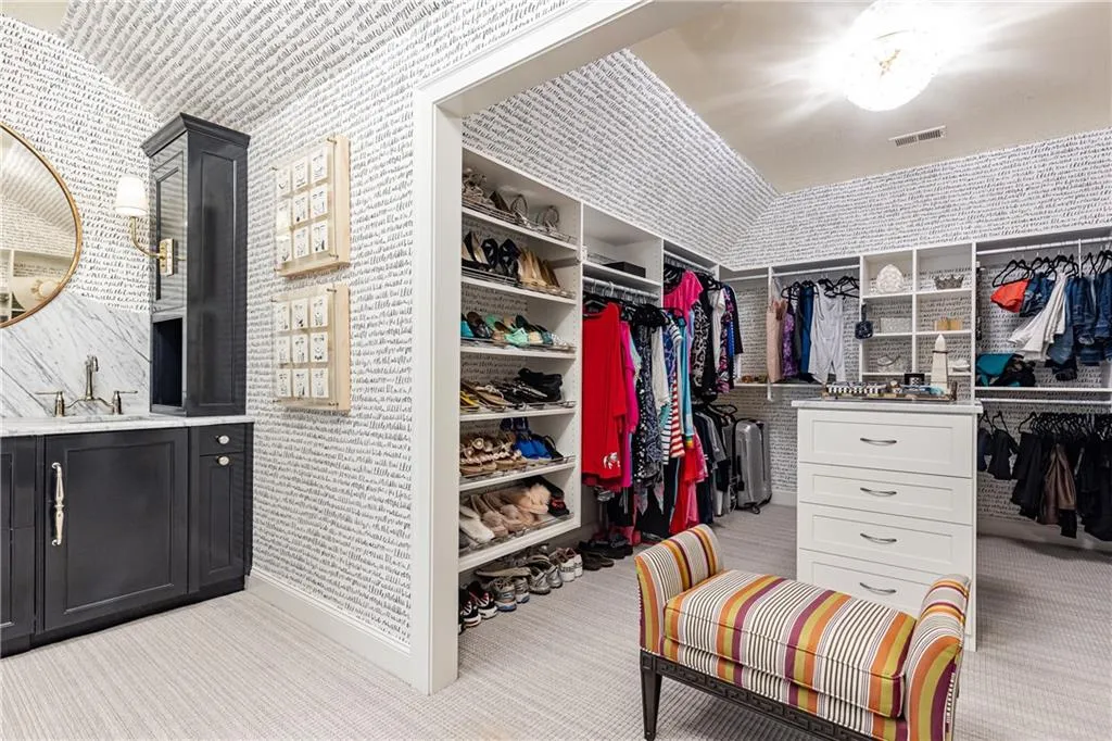 6470 Long Island Drive Nw, Sandy Springs, Georgia 30328, 5 Bedrooms Bedrooms, ,4 BathroomsBathrooms,Residential,Sold,6470 Long Island Drive Nw,7057076