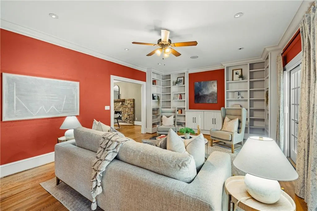 2813 W Roxboro Road Ne, Atlanta, Georgia 30324, 6 Bedrooms Bedrooms, ,6 BathroomsBathrooms,Residential,For Sale,2813 W Roxboro Road Ne,7649352
