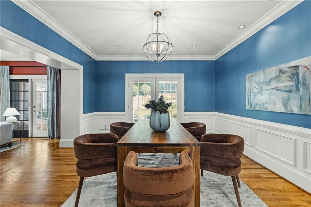 2813 W Roxboro Road Ne, Atlanta, Georgia 30324, 6 Bedrooms Bedrooms, ,6 BathroomsBathrooms,Residential,For Sale,2813 W Roxboro Road Ne,7649352