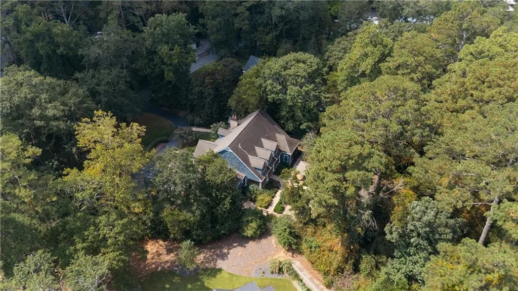 2813 W Roxboro Road Ne, Atlanta, Georgia 30324, 6 Bedrooms Bedrooms, ,6 BathroomsBathrooms,Residential,For Sale,2813 W Roxboro Road Ne,7649352