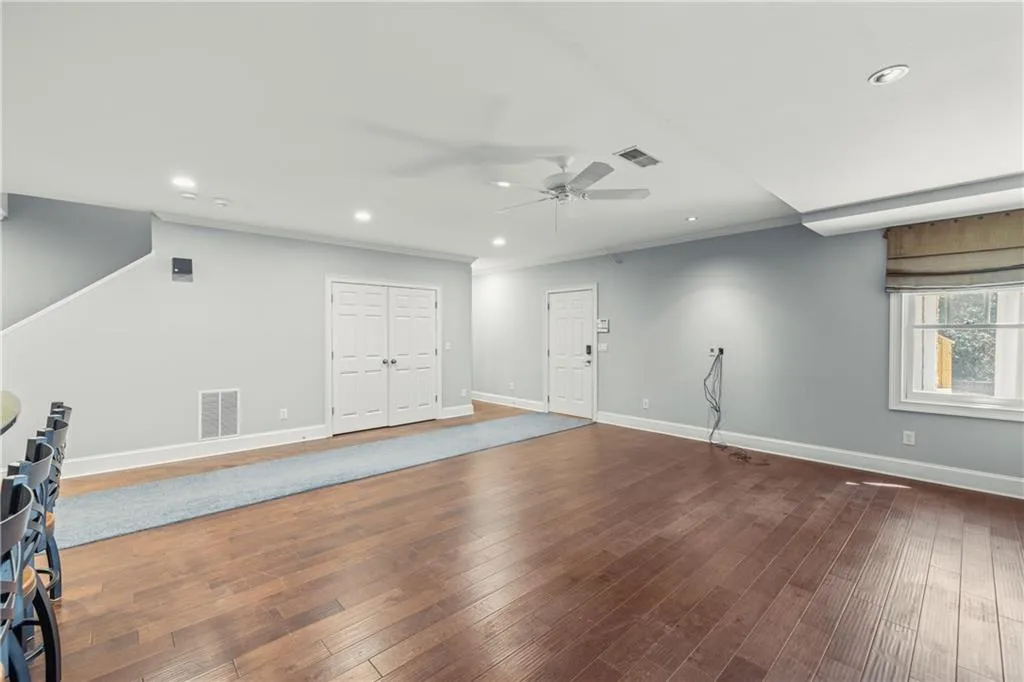 2813 W Roxboro Road Ne, Atlanta, Georgia 30324, 6 Bedrooms Bedrooms, ,6 BathroomsBathrooms,Residential,For Sale,2813 W Roxboro Road Ne,7649352