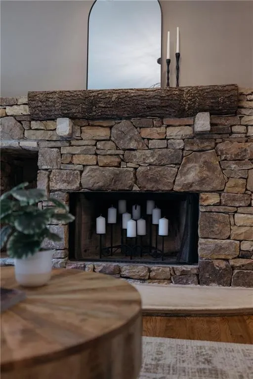 2813 W Roxboro Road Ne, Atlanta, Georgia 30324, 6 Bedrooms Bedrooms, ,6 BathroomsBathrooms,Residential,For Sale,2813 W Roxboro Road Ne,7649352