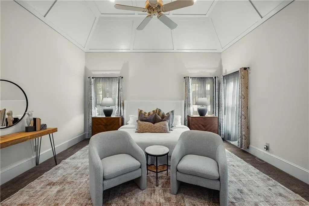 2813 W Roxboro Road Ne, Atlanta, Georgia 30324, 6 Bedrooms Bedrooms, ,6 BathroomsBathrooms,Residential,For Sale,2813 W Roxboro Road Ne,7649352
