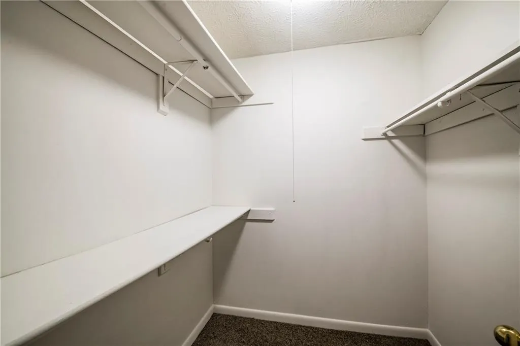 5149 Roswell Road Unit 10, Sandy Springs, Georgia 30342, 2 Bedrooms Bedrooms, ,2 BathroomsBathrooms,Residential,Sold,5149 Roswell Road Unit 10,6582479