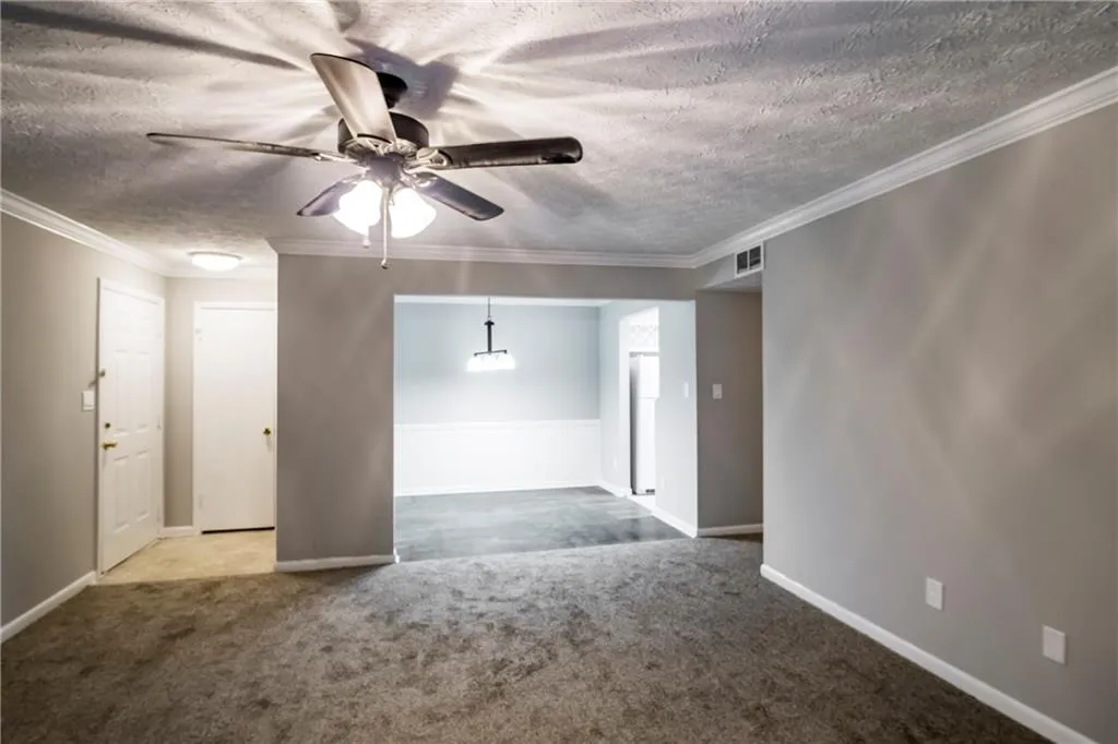 5149 Roswell Road Unit 10, Sandy Springs, Georgia 30342, 2 Bedrooms Bedrooms, ,2 BathroomsBathrooms,Residential,Sold,5149 Roswell Road Unit 10,6582479