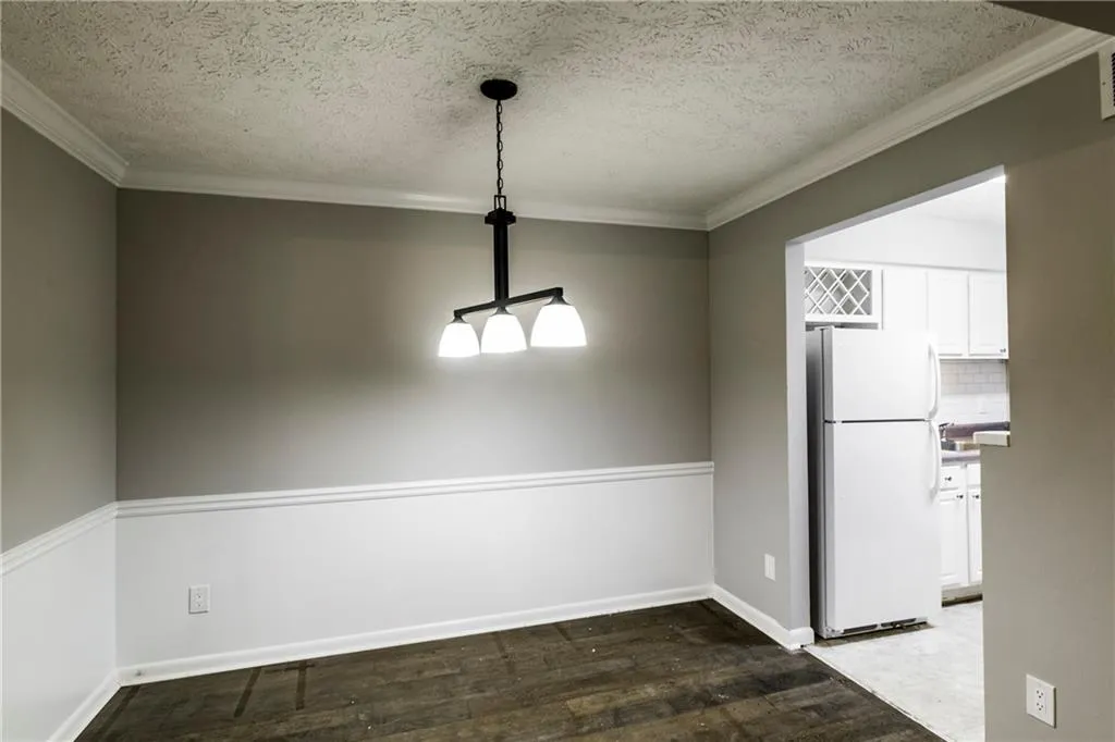 5149 Roswell Road Unit 10, Sandy Springs, Georgia 30342, 2 Bedrooms Bedrooms, ,2 BathroomsBathrooms,Residential,Sold,5149 Roswell Road Unit 10,6582479