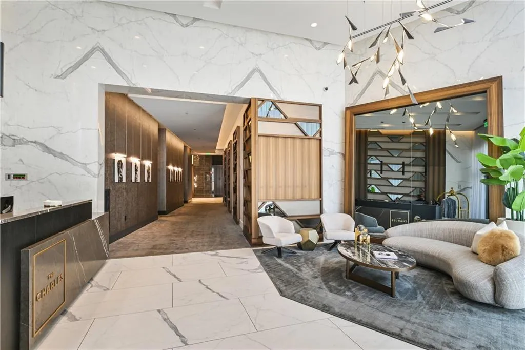Lobby area with concierge and valet service