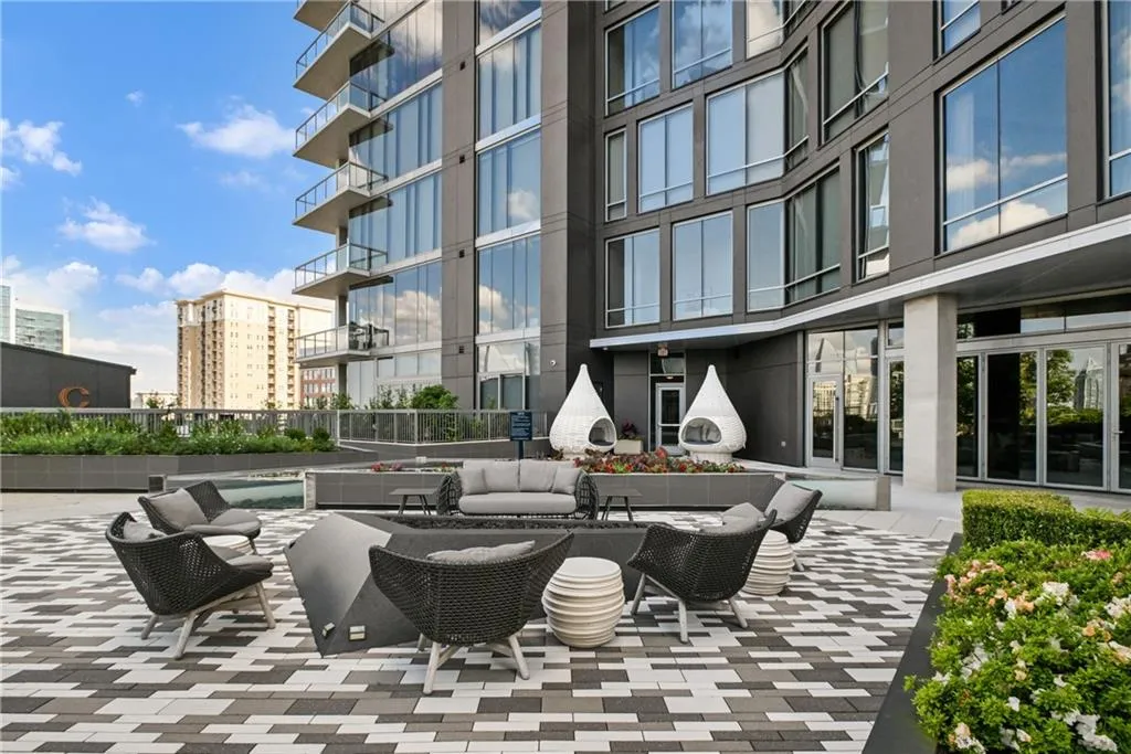 Amenities area garden with 2 fireplaces