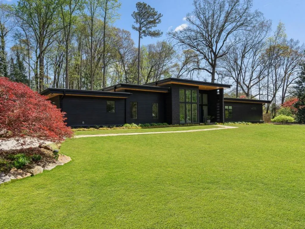 222 Pine Lake Drive, Atlanta, Georgia 30327, 5 Bedrooms Bedrooms, ,5 BathroomsBathrooms,Residential,Sold,222 Pine Lake Drive,7363550