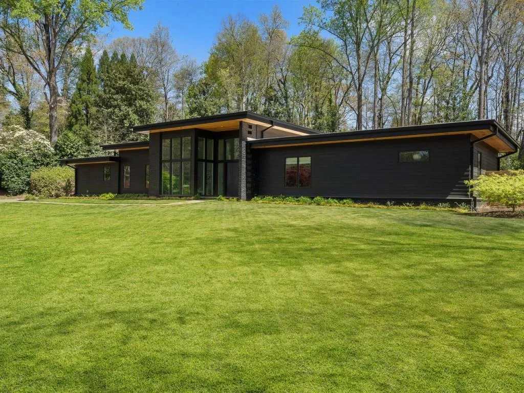 222 Pine Lake Drive, Atlanta, Georgia 30327, 5 Bedrooms Bedrooms, ,5 BathroomsBathrooms,Residential,Sold,222 Pine Lake Drive,7363550