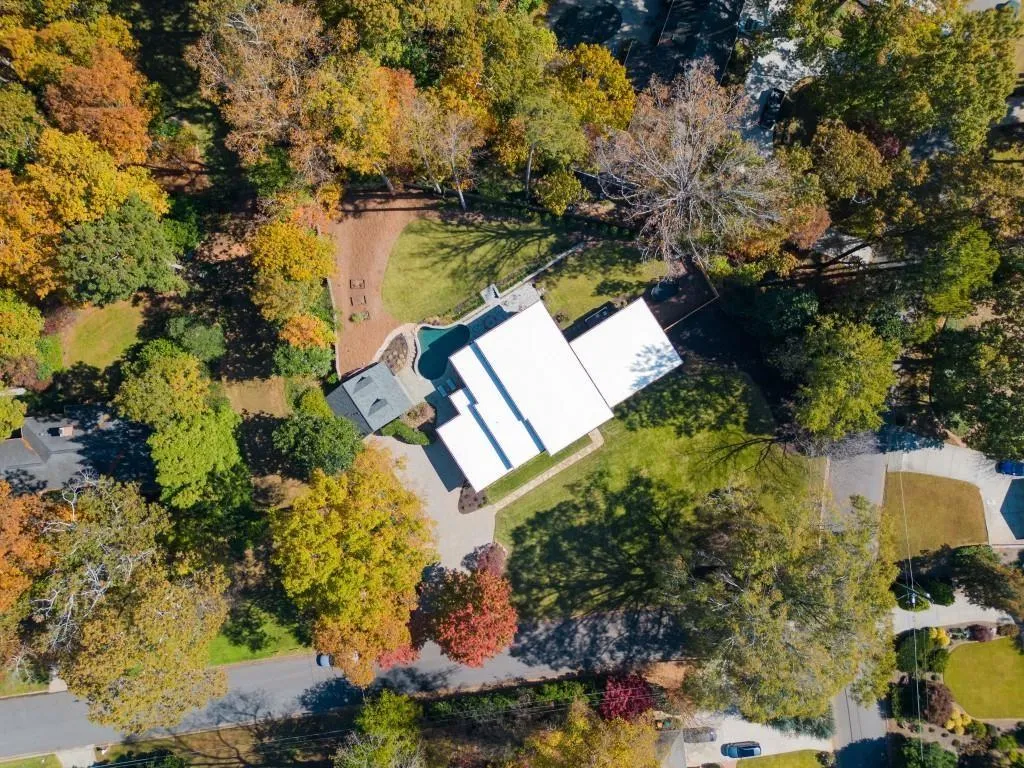 222 Pine Lake Drive, Atlanta, Georgia 30327, 5 Bedrooms Bedrooms, ,5 BathroomsBathrooms,Residential,Sold,222 Pine Lake Drive,7363550