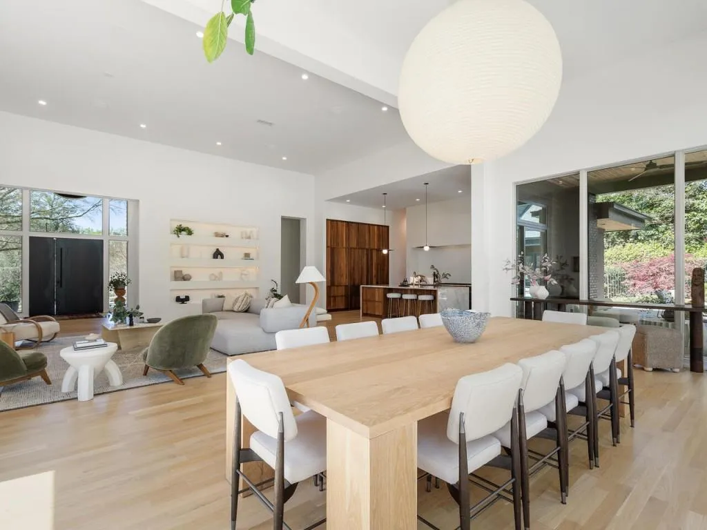 222 Pine Lake Drive, Atlanta, Georgia 30327, 5 Bedrooms Bedrooms, ,5 BathroomsBathrooms,Residential,Sold,222 Pine Lake Drive,7363550