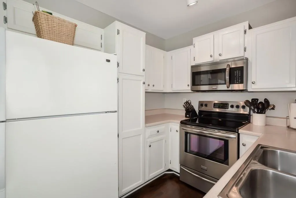 7500 Roswell Road Unit 20, Sandy Springs, Georgia 30350, 2 Bedrooms Bedrooms, ,2 BathroomsBathrooms,Residential,Sold,7500 Roswell Road Unit 20,6537692