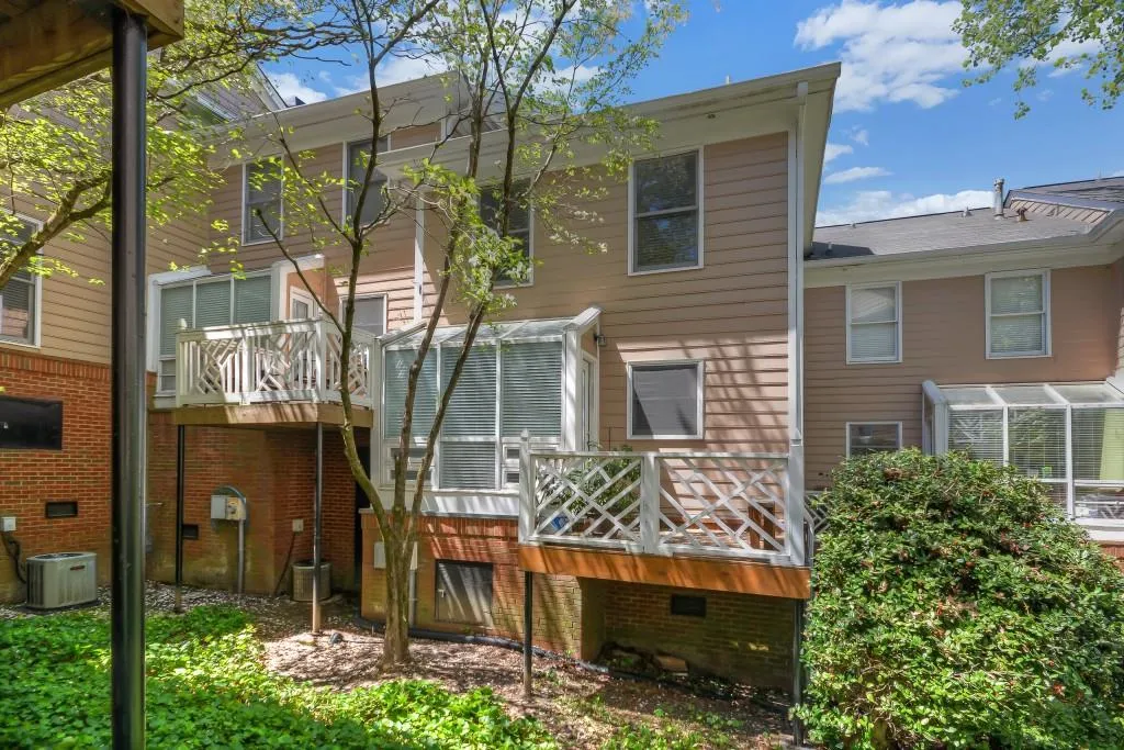 7500 Roswell Road Unit 20, Sandy Springs, Georgia 30350, 2 Bedrooms Bedrooms, ,2 BathroomsBathrooms,Residential,Sold,7500 Roswell Road Unit 20,6537692