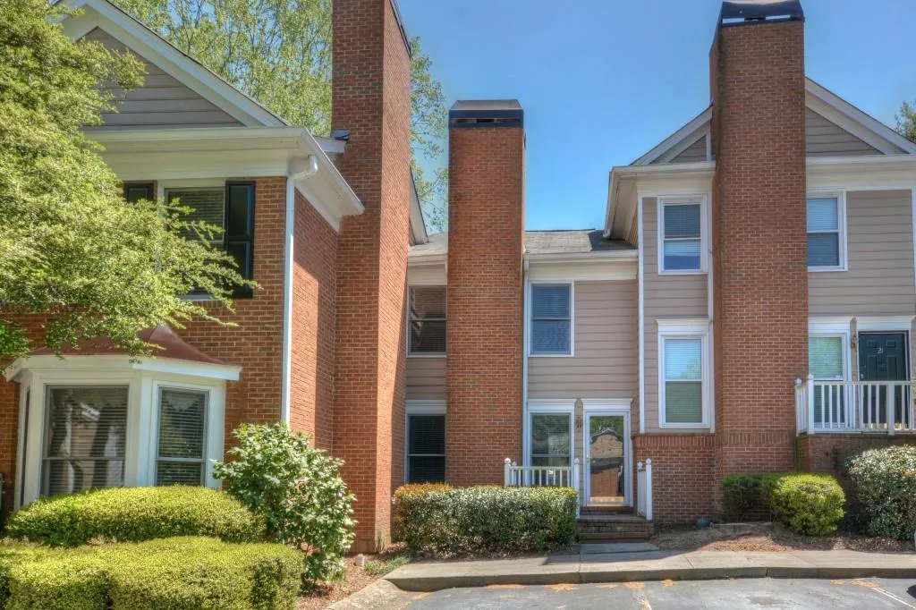 7500 Roswell Road Unit 20, Sandy Springs, Georgia 30350, 2 Bedrooms Bedrooms, ,2 BathroomsBathrooms,Residential,Sold,7500 Roswell Road Unit 20,6537692