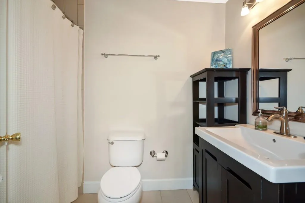 7500 Roswell Road Unit 20, Sandy Springs, Georgia 30350, 2 Bedrooms Bedrooms, ,2 BathroomsBathrooms,Residential,Sold,7500 Roswell Road Unit 20,6537692