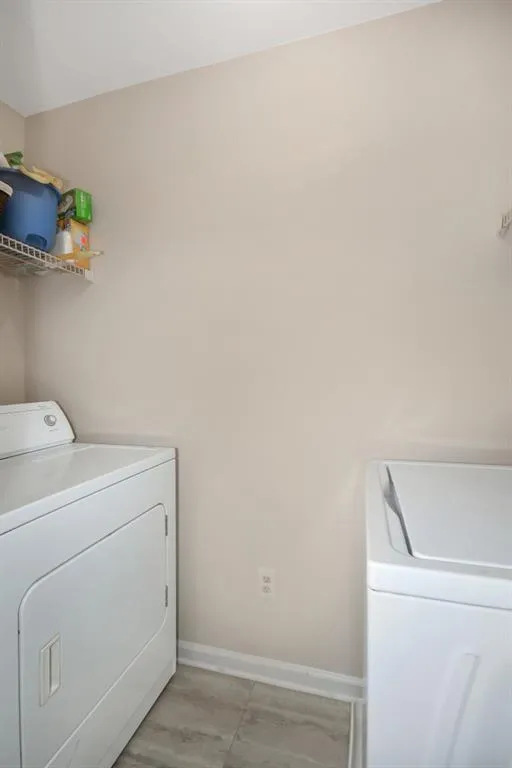 7500 Roswell Road Unit 20, Sandy Springs, Georgia 30350, 2 Bedrooms Bedrooms, ,2 BathroomsBathrooms,Residential,Sold,7500 Roswell Road Unit 20,6537692