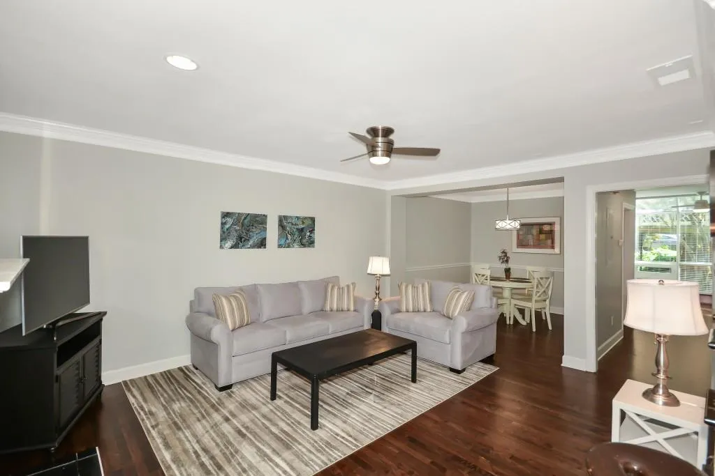 7500 Roswell Road Unit 20, Sandy Springs, Georgia 30350, 2 Bedrooms Bedrooms, ,2 BathroomsBathrooms,Residential,Sold,7500 Roswell Road Unit 20,6537692