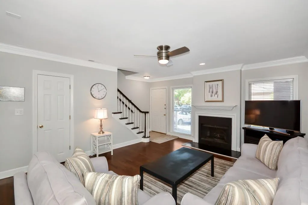 7500 Roswell Road Unit 20, Sandy Springs, Georgia 30350, 2 Bedrooms Bedrooms, ,2 BathroomsBathrooms,Residential,Sold,7500 Roswell Road Unit 20,6537692