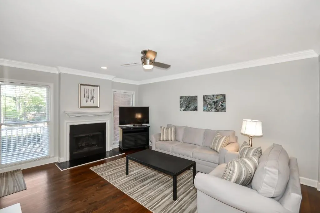 7500 Roswell Road Unit 20, Sandy Springs, Georgia 30350, 2 Bedrooms Bedrooms, ,2 BathroomsBathrooms,Residential,Sold,7500 Roswell Road Unit 20,6537692