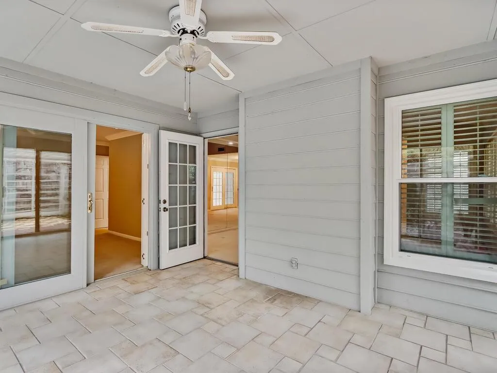 10 Ne Waterford Court, Sandy Springs, Georgia 30328, 2 Bedrooms Bedrooms, ,2 BathroomsBathrooms,Residential,Sold,10 Ne Waterford Court,6839285