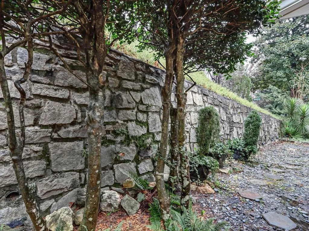 10 Ne Waterford Court, Sandy Springs, Georgia 30328, 2 Bedrooms Bedrooms, ,2 BathroomsBathrooms,Residential,Sold,10 Ne Waterford Court,6839285