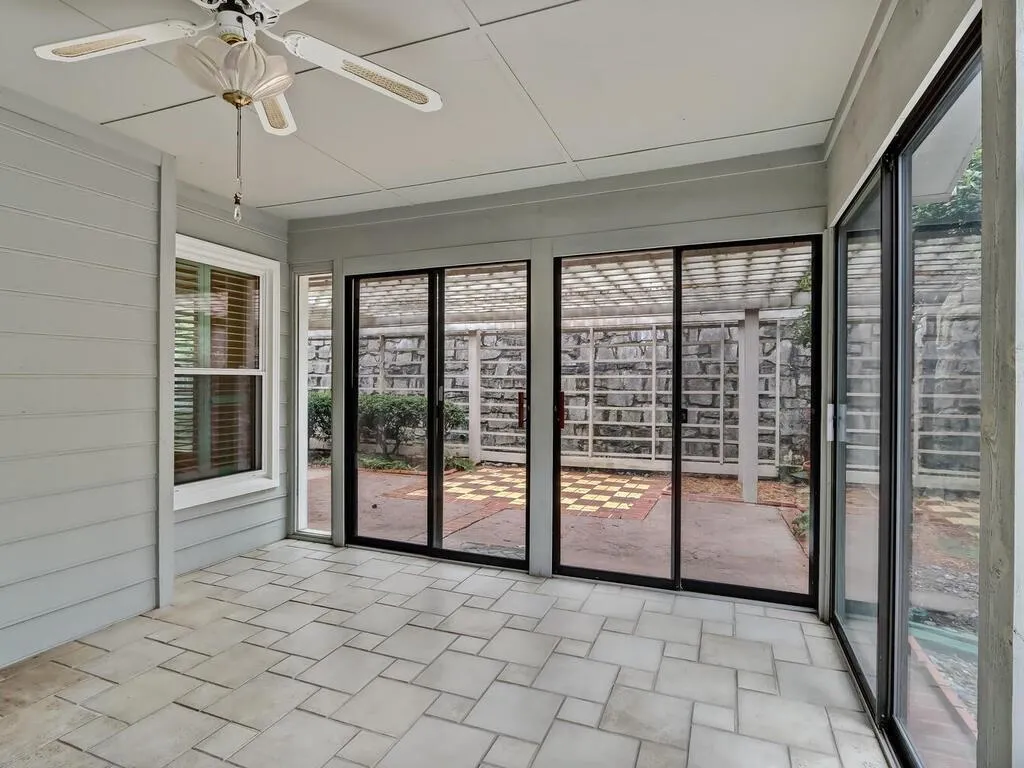 10 Ne Waterford Court, Sandy Springs, Georgia 30328, 2 Bedrooms Bedrooms, ,2 BathroomsBathrooms,Residential,Sold,10 Ne Waterford Court,6839285