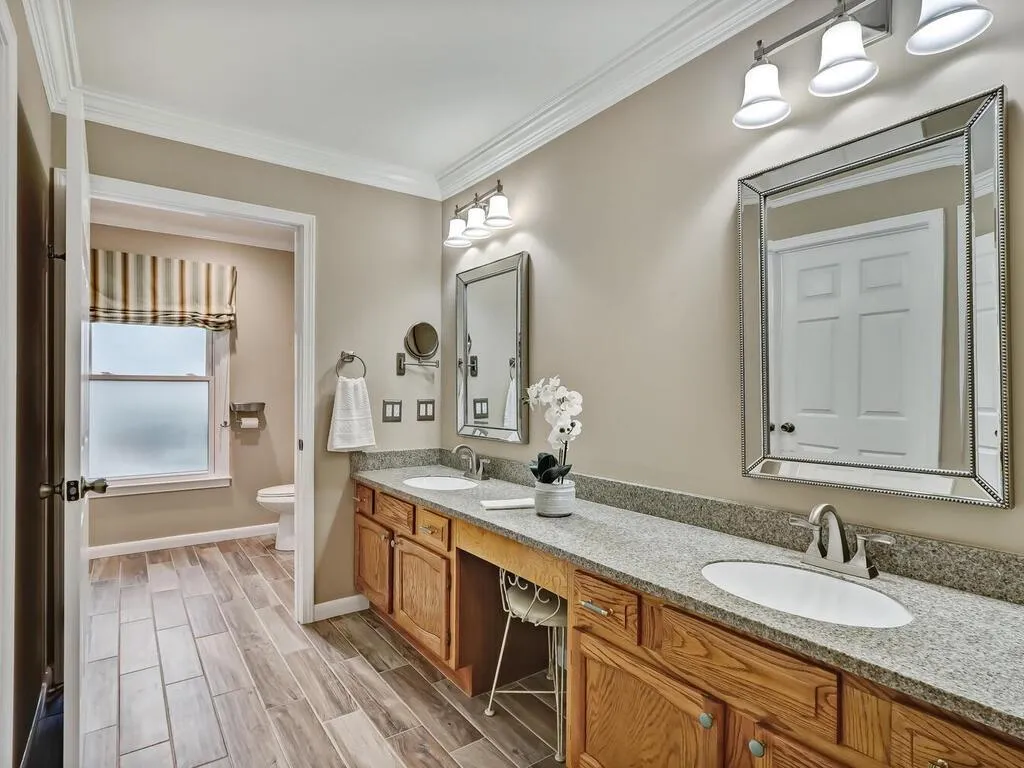 10 Ne Waterford Court, Sandy Springs, Georgia 30328, 2 Bedrooms Bedrooms, ,2 BathroomsBathrooms,Residential,Sold,10 Ne Waterford Court,6839285