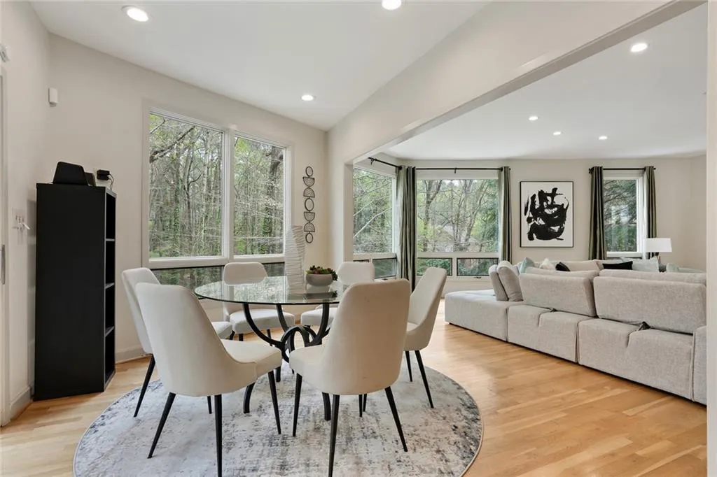 5845 Winterthur Drive, Atlanta, Georgia 30328, 5 Bedrooms Bedrooms, ,6 BathroomsBathrooms,Residential,Sold,5845 Winterthur Drive,7348079