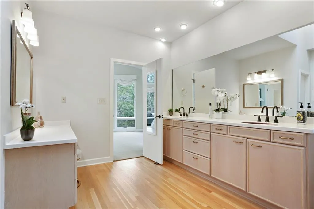 5845 Winterthur Drive, Atlanta, Georgia 30328, 5 Bedrooms Bedrooms, ,6 BathroomsBathrooms,Residential,Sold,5845 Winterthur Drive,7348079