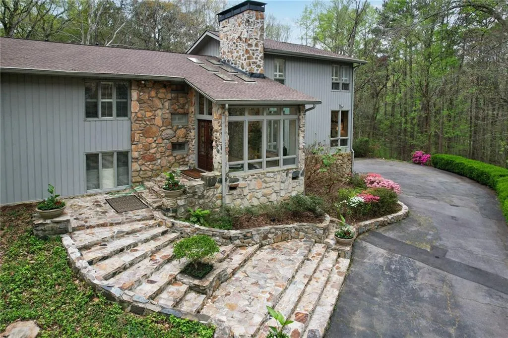 5845 Winterthur Drive, Atlanta, Georgia 30328, 5 Bedrooms Bedrooms, ,6 BathroomsBathrooms,Residential,Sold,5845 Winterthur Drive,7348079