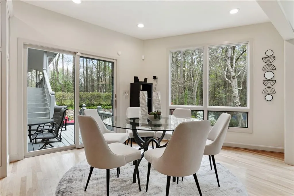 5845 Winterthur Drive, Atlanta, Georgia 30328, 5 Bedrooms Bedrooms, ,6 BathroomsBathrooms,Residential,Sold,5845 Winterthur Drive,7348079