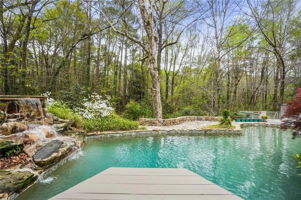 View of dock featuring pool water feature