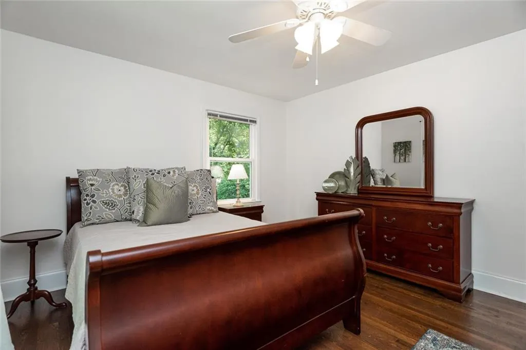 305 Amberidge Trail, Atlanta, Georgia 30328, 4 Bedrooms Bedrooms, ,3 BathroomsBathrooms,Residential,Sold,305 Amberidge Trail,6763252