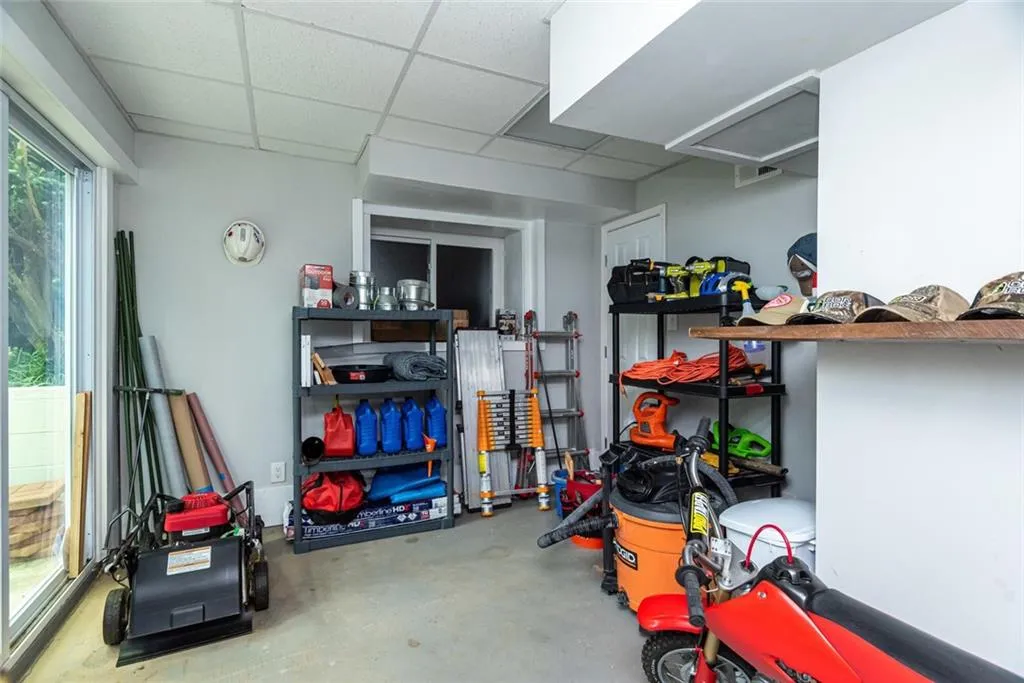 305 Amberidge Trail, Atlanta, Georgia 30328, 4 Bedrooms Bedrooms, ,3 BathroomsBathrooms,Residential,Sold,305 Amberidge Trail,6763252