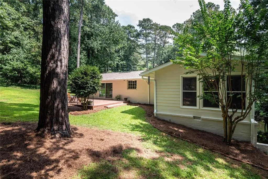 305 Amberidge Trail, Atlanta, Georgia 30328, 4 Bedrooms Bedrooms, ,3 BathroomsBathrooms,Residential,Sold,305 Amberidge Trail,6763252