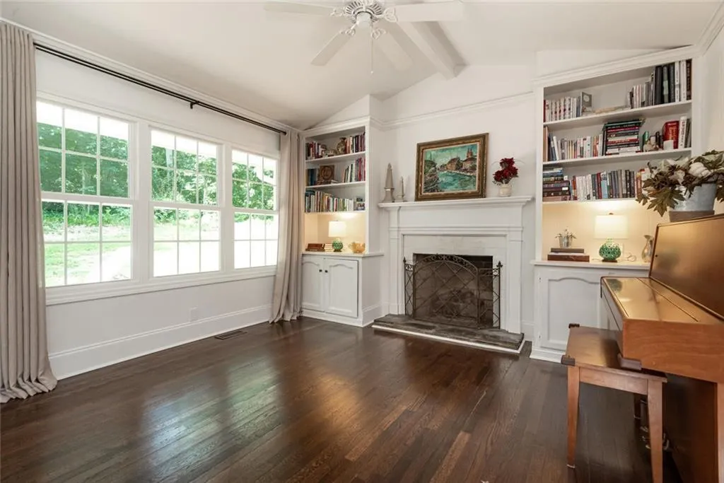305 Amberidge Trail, Atlanta, Georgia 30328, 4 Bedrooms Bedrooms, ,3 BathroomsBathrooms,Residential,Sold,305 Amberidge Trail,6763252