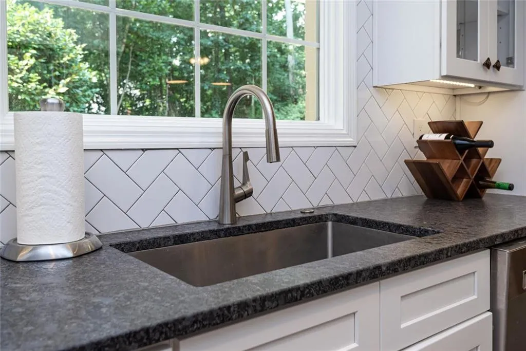 305 Amberidge Trail, Atlanta, Georgia 30328, 4 Bedrooms Bedrooms, ,3 BathroomsBathrooms,Residential,Sold,305 Amberidge Trail,6763252