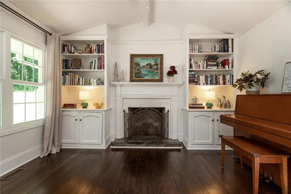 305 Amberidge Trail, Atlanta, Georgia 30328, 4 Bedrooms Bedrooms, ,3 BathroomsBathrooms,Residential,Sold,305 Amberidge Trail,6763252