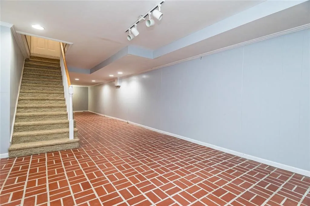 305 Amberidge Trail, Atlanta, Georgia 30328, 4 Bedrooms Bedrooms, ,3 BathroomsBathrooms,Residential,Sold,305 Amberidge Trail,6763252