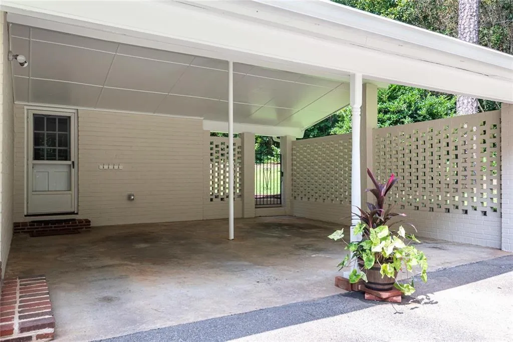 305 Amberidge Trail, Atlanta, Georgia 30328, 4 Bedrooms Bedrooms, ,3 BathroomsBathrooms,Residential,Sold,305 Amberidge Trail,6763252