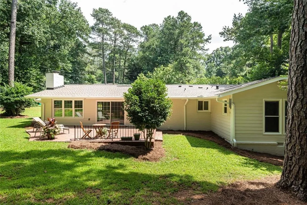 305 Amberidge Trail, Atlanta, Georgia 30328, 4 Bedrooms Bedrooms, ,3 BathroomsBathrooms,Residential,Sold,305 Amberidge Trail,6763252