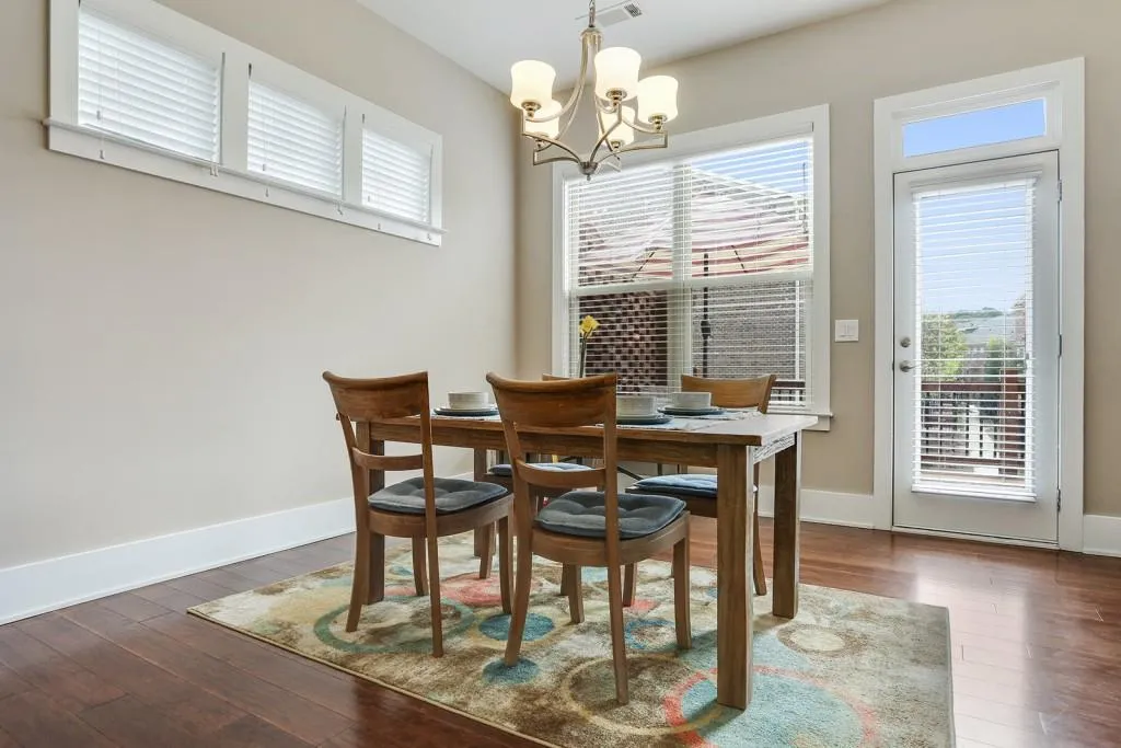 433 Alderwood Street, Sandy Springs, Georgia 30328, 3 Bedrooms Bedrooms, ,3 BathroomsBathrooms,Residential,Sold,433 Alderwood Street,5825984
