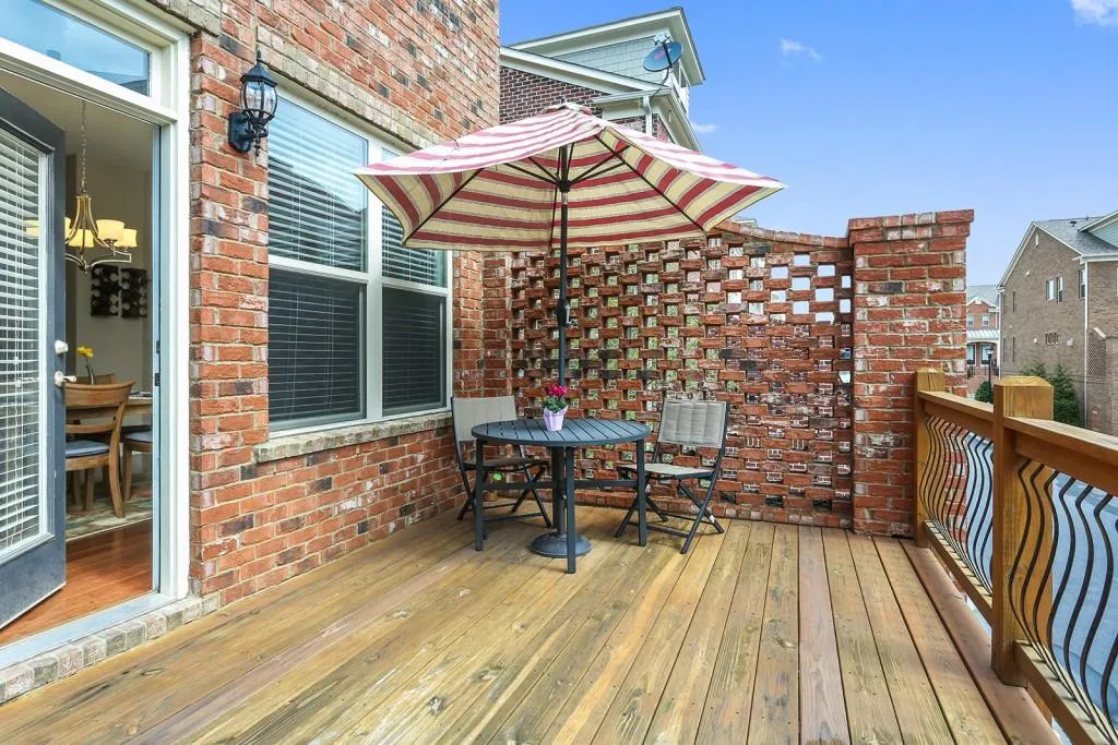 433 Alderwood Street, Sandy Springs, Georgia 30328, 3 Bedrooms Bedrooms, ,3 BathroomsBathrooms,Residential,Sold,433 Alderwood Street,5825984