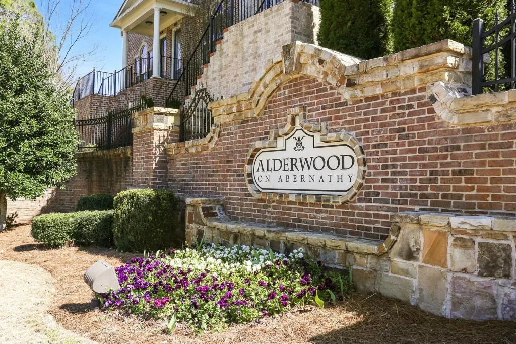 433 Alderwood Street, Sandy Springs, Georgia 30328, 3 Bedrooms Bedrooms, ,3 BathroomsBathrooms,Residential,Sold,433 Alderwood Street,5825984