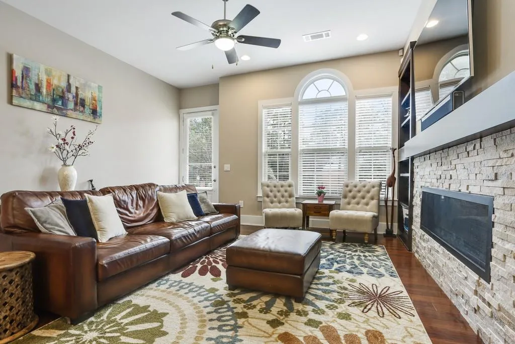 433 Alderwood Street, Sandy Springs, Georgia 30328, 3 Bedrooms Bedrooms, ,3 BathroomsBathrooms,Residential,Sold,433 Alderwood Street,5825984