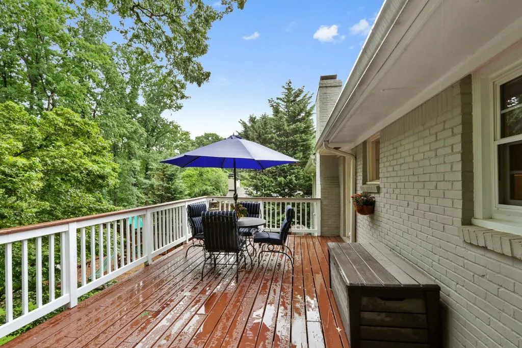 320 Forest Hills Drive, Atlanta, Georgia 30342, 3 Bedrooms Bedrooms, ,2 BathroomsBathrooms,Residential,Sold,320 Forest Hills Drive,5854441